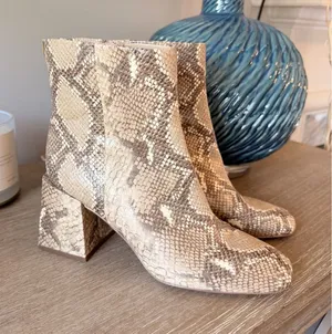 Sam Edelman Codie Snakeskin Ankle Boots‎ Women Beige 9 thumbnail 1