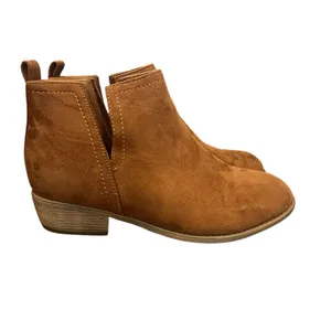 Journee Collection Rimi Brown Faux‎ Suede Block Heel Ankle Booties Size 9 thumbnail 3