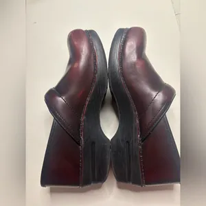 DANSKO PROFESSIONAL Burgundy Clogs Womens EU 40 US 9.5/10 Leather Comfort Shoes thumbnail 5