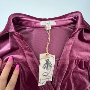 Easel Burgundy Velvet Babydoll‎ Tiered V-Neck Mini Dress Small Ruffle Flowy Boho thumbnail 7