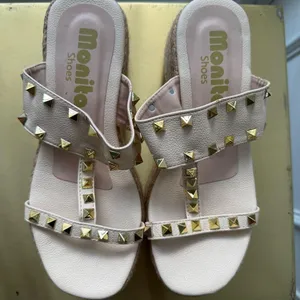 Studded Beige Platform Sandals Size 6 thumbnail 2