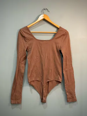 Brown SO Ribbed L/S Bodysuit Size M NWOT thumbnail 4