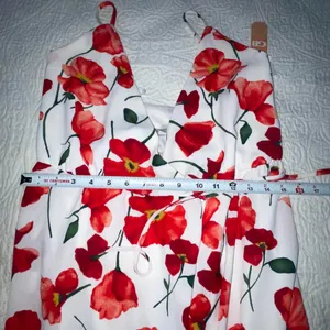 GB‎ Gianni Bini Spaghetti Strap White Red Floral Wrap Maxi Dress Size XS thumbnail 4