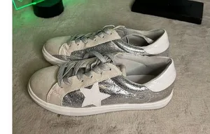 Party Women's Silver Star Low Top Sneakers Size 8 Casual Athletic Shoes thumbnail 2