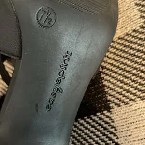 Easy Spirit Easy stride heels with Velcro closure thumbnail 8