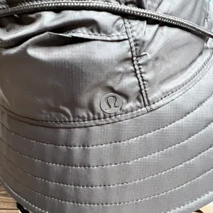 Lululemon Patch Logo Bucket Hat NWT Size S/M (Black) thumbnail 8