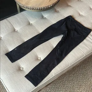 Lululemon Black Lightweight Workout Leggings Size 2 thumbnail 6