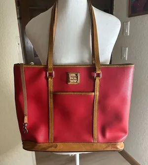 Dooney & Bourke 1975 Ruby Red Pebbled Shoulder Bag Bring‎ Leather Straps Trim thumbnail 1