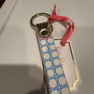 Lilly Pulitzer Strap Keychain Frenchie Blue Caning New With Tags thumbnail 4