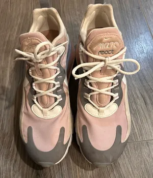 Nike AirMax 270 trainers thumbnail 1