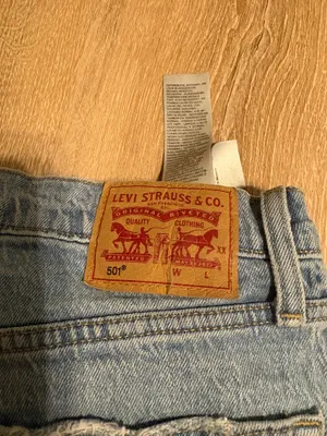 Men’s 501 Levi’s Jeans 30x32 thumbnail 3