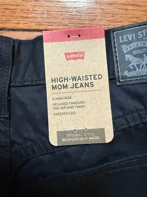 Levi's High Waisted Black Cotton Mom Jeans NWT Size 30x30 (10) Tapered Leg Denim thumbnail 2