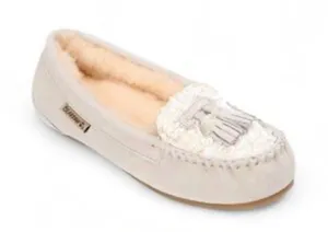BearPaw Women’s Cream Tassel Moccasin Slipper Size 9 thumbnail 1