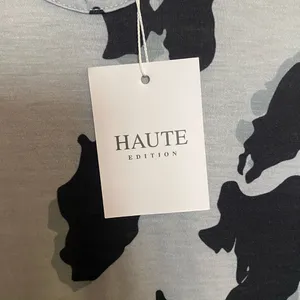 Haute Women’s Blouse M Medium Black Gray Print V Neck NWT Bust 38” thumbnail 3