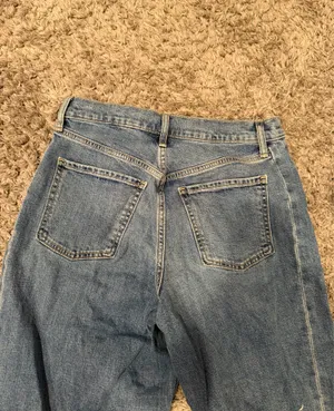 Old Navy Barrel Jeans thumbnail 3