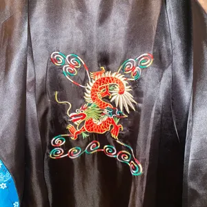 🩵🖤 Reversible Oriental Embroidered Floral Dragon Kimono 🖤🩵 thumbnail 12