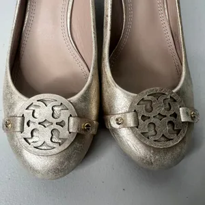 Tory Burch Metallic Leather Wedge Size 8 thumbnail 10