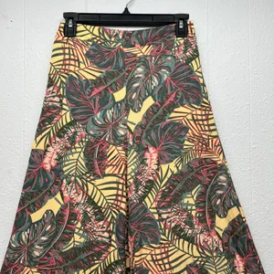 Pull On Wide Leg Cropped Floral Pants Womens Small Beachy Boho Tropical thumbnail 3