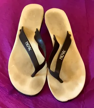 Now women’s kitten will relist Black Size 8 thumbnail 1
