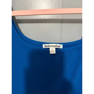 Reformation Blue Ribbed Tencel Blend Asymmetrical Casual Crop Tank Top S thumbnail 2