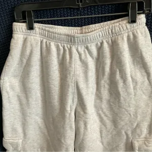 Brandy Melville Pants Womens Small Gray Cargo Sweatpants Wide Leg Casual thumbnail 2