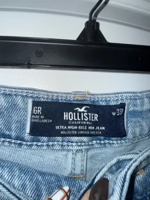 Hollister Jeans High-Rise Mom thumbnail 2