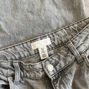 h&m light grey high rise wide leg baggy jeans thumbnail 2