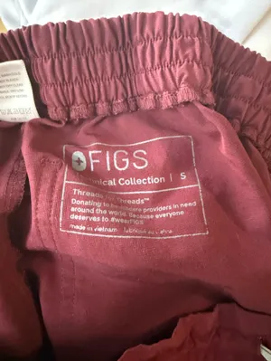 Figs FULL SET Burgundy Casma Scrub Top Kade Straight-Leg Scrub Pant FionLite thumbnail 13