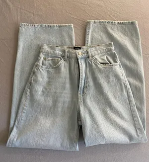 Wide Leg Jeans thumbnail 1