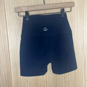 BEYOND YOGA- Spacedye Keep Moving Shorts Nocturnal Navy Size S thumbnail 4