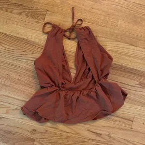 SHEIN Halter Peplum Top Size L Rust Orange Crinkle Deep V-Neck Boho Sleeveless thumbnail 2