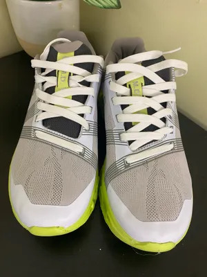 DQ women’s sneakers shoes size 8 thumbnail 2