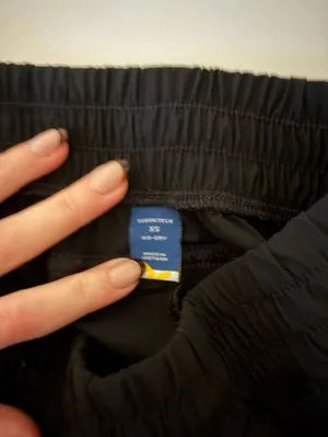 Old Navy Sleek Tech Joggers Black Size XS thumbnail 2