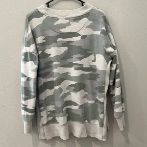 Aerie Muted Camo Side Slit Crew Neck | Size Medium thumbnail 6