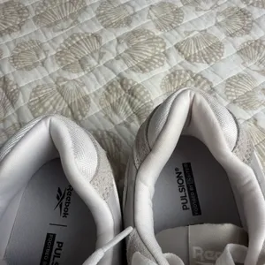 Reebok Glide Low Perfect Fit Suede Lace Up Womens Sneaker In Stone 11 Us 42.5 Eu thumbnail 4