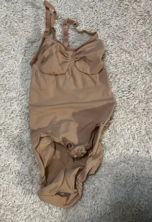 SKIMS Sculpting Nude Bodysuit Size S/m thumbnail 1