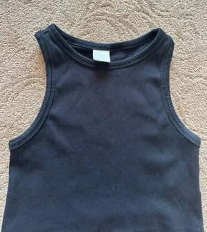 H&M black tank thumbnail 2