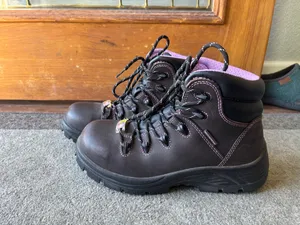 Women's Avenger Composite Toe WP Hiker Work Boot 7123 - size 8.5 thumbnail 3