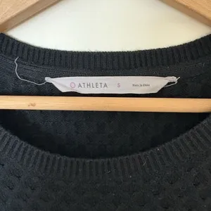 Athleta Merino Wool Blend Honeycomb Knit Pullover Sweater Minimalist Black Small thumbnail 5