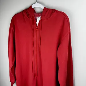 Fabletics Red Fleece Hooded OnePiece Sz Small Track Ski Camping Snow‎ Lounge thumbnail 8