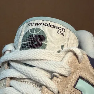 NEW BALANCE | Women's US 8 | NB 550 Sea Salt Winter Fog Sneaker Shoe BBW550NB thumbnail 2
