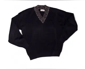 Black V thumbnail 1