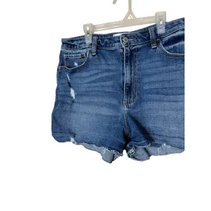 Hollister Curvy Ultra High Rise 3 inch Mom Shorts Size 31‎ thumbnail 3