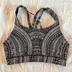 Lululemon 4/S Energy Sports Bra Geometric Black And White Padded EUC thumbnail 1