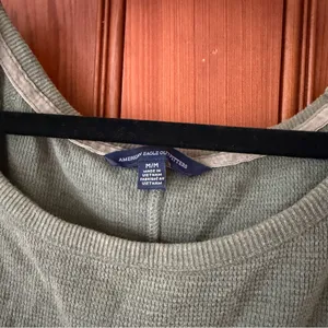 American Eagle Green Henley Waffle Long Sleeve Lace Sleeve Detail Size Medium thumbnail 2