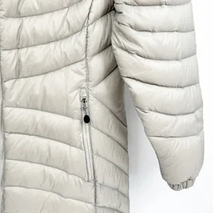 L.L. Bean Womens Ultralight 850 Down Quilted‎ Puffer Coat Jacket Size M Gray thumbnail 3