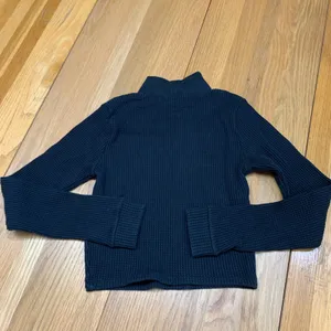 Aerie Waffle Knit Turtleneck Long Sleeve Cropped‎ Top Black Womens Size Medium thumbnail 6