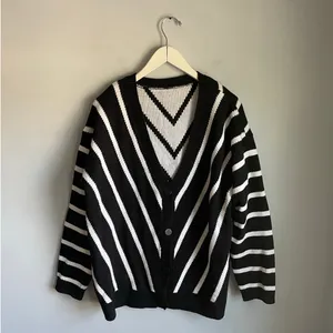 Oversized Black White Chevron Stripe V Neck Button Cardigan Size XL Cozy Office thumbnail 2