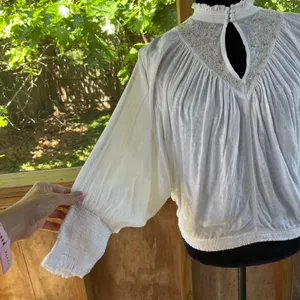 Anthropologie Feather Bone Edda Embroidered Dolman Blouse Size S thumbnail 6