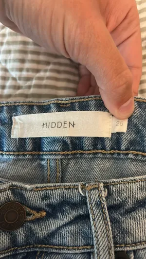 Hidden jeans thumbnail 2